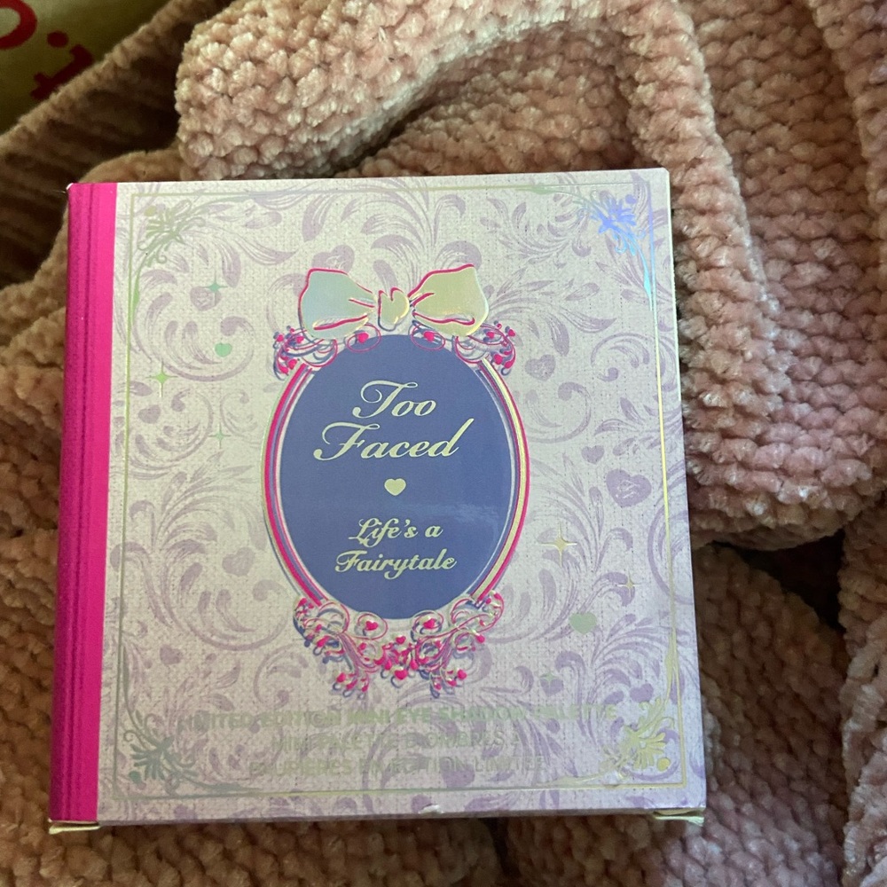 Too Faced Life's a Fairytale Bath Set - Pink and Purple